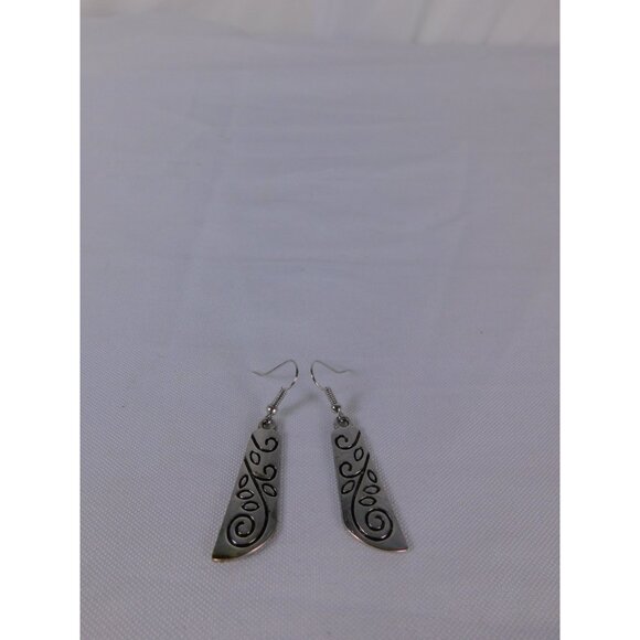 Boho Silver Tone Dangle Earrings Swirl Leaf Pattern Lightweight Retro Jewelry Gi - Picture 1 of 6